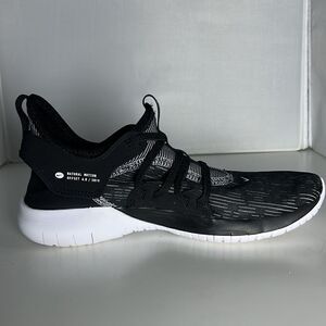 NIKE Women’s Flex Contact 3 Running Shoe Black/White Sneaker Size 5.5.
